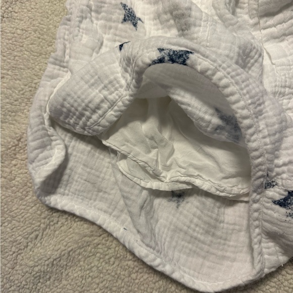 Splendid Paperbag Gauze Stars Shorts - Picture 9 of 12